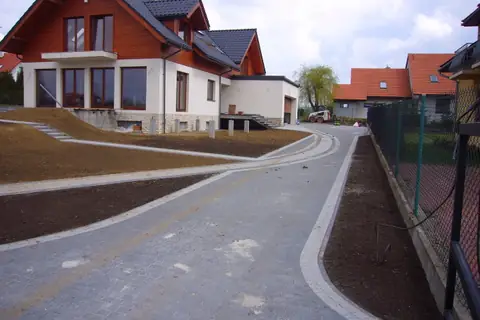 Trawnik – Zielonki (niwelacja terenu pod trawnik) – realizacja Technika Ogrodowa, zdjęcie 2